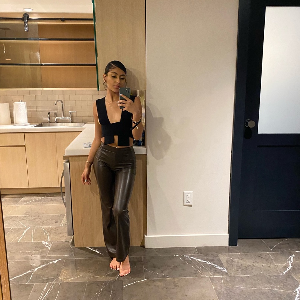 BLACK WRAP TOP - Picture 7 of 9